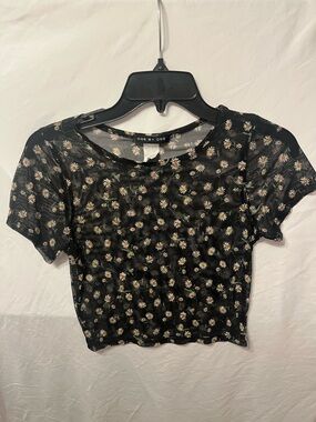 One By One Black Sheet Mesh M Daisy Crop Top